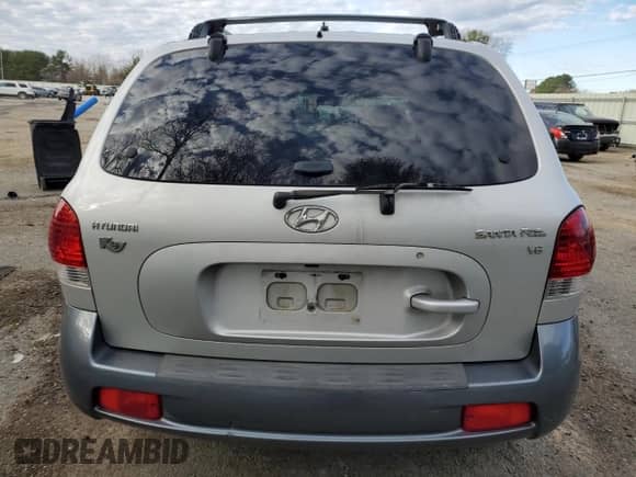 2005 Hyundai Santa Fe GLS с VIN KM8SC13D45U890745, выставлен на аукционе Copart как лот 88348075 с пробегом 175 984 миль миль и Списание • Salvage title. История ставок и продаж доступна на DreamBid. Изображение 6.
