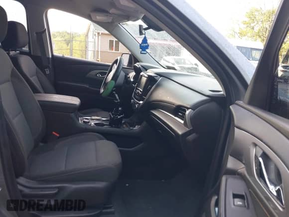 2019 Chevrolet Traverse LS z VIN 1GNERFKW6KJ215239, wystawiony jako IAAI lot #43262435 z przebiegiem 91 631 mil mil oraz . Historia ofert i sprzedaży dostępna na DreamBid. Obrazek 5.