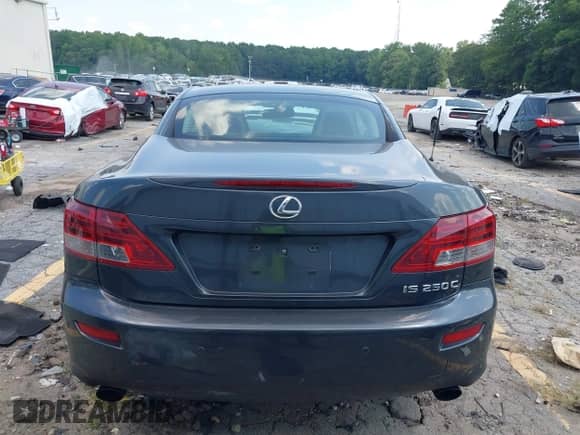 2011 Lexus IS 250 C z VIN JTHFF2C22B2515346, wystawiony jako IAAI lot #42668286 z przebiegiem 177 747 mil mil oraz . Historia ofert i sprzedaży dostępna na DreamBid. Obrazek 17.