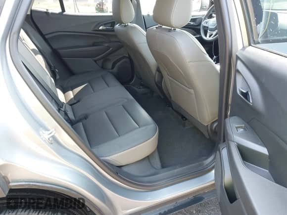 2024 Chevrolet Trax ACTIV z VIN KL77LKE21RC196972, wystawiony jako IAAI lot #43302661 z przebiegiem 17 280 mil mil oraz . Historia ofert i sprzedaży dostępna na DreamBid. Obrazek 8.