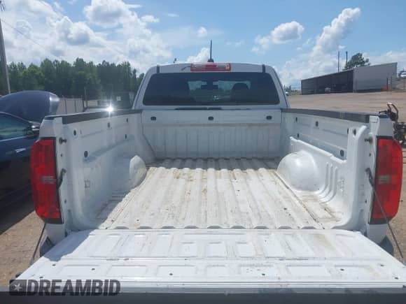 2015 Chevrolet Colorado 2WD WT z VIN 1GCHSAEA6F1150668, wystawiony jako IAAI lot #42627427 z przebiegiem 219 415 mil mil oraz . Historia ofert i sprzedaży dostępna na DreamBid. Obrazek 17.