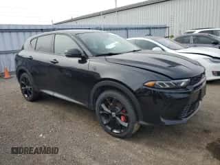 2023 Dodge Hornet GT Plus z VIN ZACNDFBN7P3A04306, wystawiony jako Copart lot #51105815 z przebiegiem 50 682 mil mil oraz Czysty tytuł • Clean title. Historia ofert i sprzedaży dostępna na DreamBid. Obrazek 4.