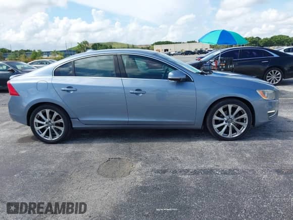 2017 Volvo S60 Inscription с VIN LYV402HK9HB153557, выставлен на аукционе IAAI как лот 42678809 с пробегом 108 961 миль миль и . История ставок и продаж доступна на DreamBid. Изображение 13.