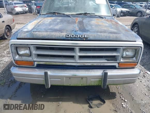1987 Dodge Trucks with VIN 1B7HD14T3HS523739, listed as a IAAI auction lot 42426820 with 33,691 mi miles and . Bid and sale history available at DreamBid. Image 6.