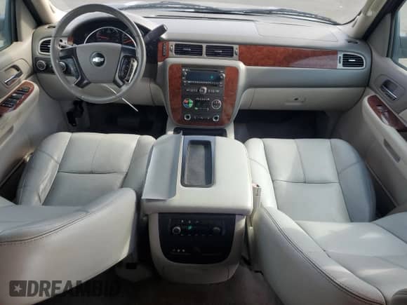 2009 Chevrolet Suburban 2LT с VIN 1GNFK26329R168062, выставлен на аукционе Copart как лот 83852485 с пробегом 194 226 миль миль и Чистый • Clean title. История ставок и продаж доступна на DreamBid. Изображение 8.