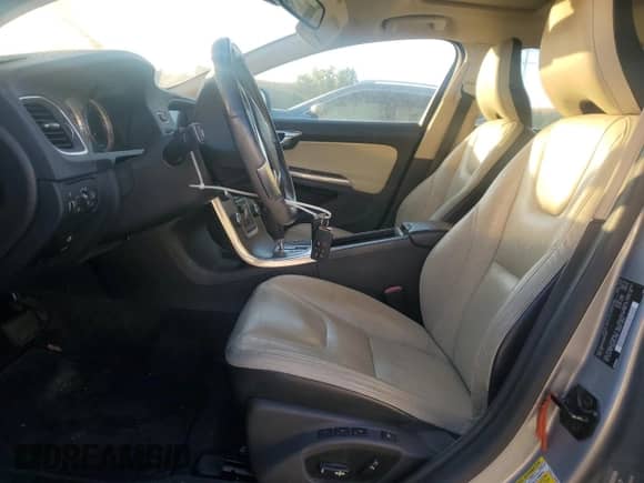 2011 Volvo S60 с VIN YV1902FH2B2013429, выставлен на аукционе Copart как лот 65014925 с пробегом 85 459 миль миль и Чистый • Clean title. История ставок и продаж доступна на DreamBid. Изображение 7.