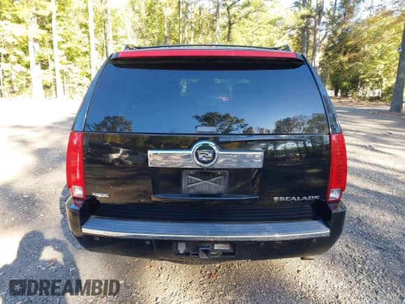 2009 Cadillac Escalade z VIN 1GYFK23299R124820, wystawiony jako IAAI lot #43530671 z przebiegiem 194 096 mil mil oraz . Historia ofert i sprzedaży dostępna na DreamBid. Obrazek 16.