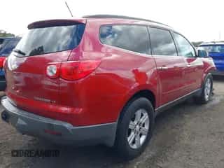 2012 Chevrolet Traverse 2LT z VIN 1GNKRJED5CJ229862, wystawiony jako IAAI lot #43394080 z przebiegiem 164 844 mil mil oraz . Historia ofert i sprzedaży dostępna na DreamBid. Obrazek 4.