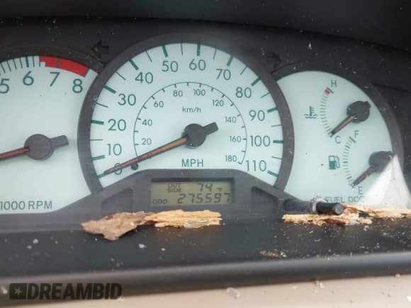 2003 Toyota Corolla CE z VIN 2T1BR32E53C088675, wystawiony jako IAAI lot #43262115 z przebiegiem 275 597 mil mil oraz . Historia ofert i sprzedaży dostępna na DreamBid. Obrazek 7.