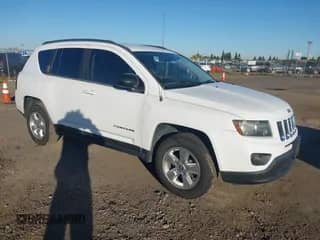 2014 Jeep Compass Sport z VIN 1C4NJCBA4ED552272, wystawiony jako IAAI lot #43494990 z przebiegiem 152 646 mil mil oraz . Historia ofert i sprzedaży dostępna na DreamBid. Obrazek 1.