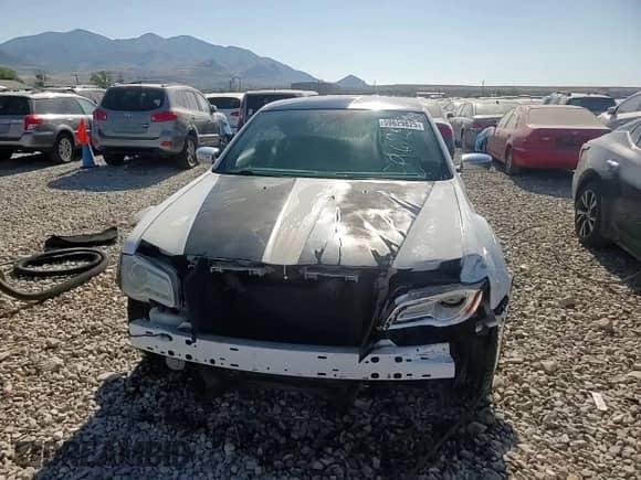 2014 Chrysler 300 C with VIN 2C3CCAKG6EH200960, listed as a Copart auction lot 59629825 with 137,809 mi miles and Salvage title. Bid and sale history available at DreamBid. Image 13.