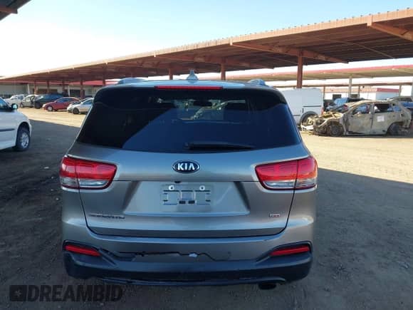 2018 Kia Sorento L with VIN 5XYPG4A35JG413425, listed as a IAAI auction lot 43383687 with 153,635 mi miles and . Bid and sale history available at DreamBid. Image 16.