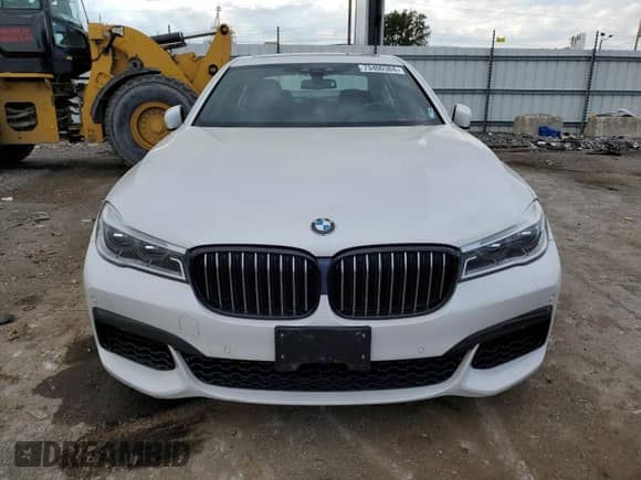 2019 BMW 7 Series 750i xDrive with VIN WBA7F2C58KB239848, listed as a Copart auction lot 73400304 with Not provided miles and Salvage title. Bid and sale history available at DreamBid. Image 5.