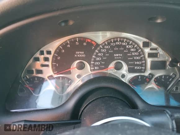 2002 Chevrolet Camaro Z28 z VIN 2G1FP22G222126835, wystawiony jako Copart lot #81982274 z przebiegiem Nie podano mil oraz Czysty tytuł • Clean title. Historia ofert i sprzedaży dostępna na DreamBid. Obrazek 9.