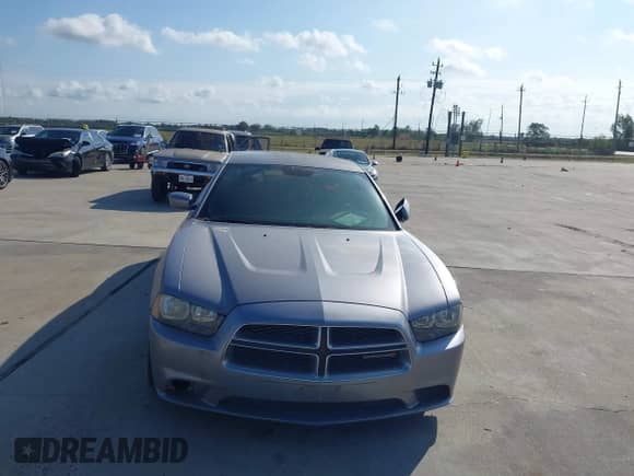 2014 Dodge Charger SE z VIN 2C3CDXBG9EH192983, wystawiony jako IAAI lot #43553133 z przebiegiem 124 512 mil mil oraz . Historia ofert i sprzedaży dostępna na DreamBid. Obrazek 11.