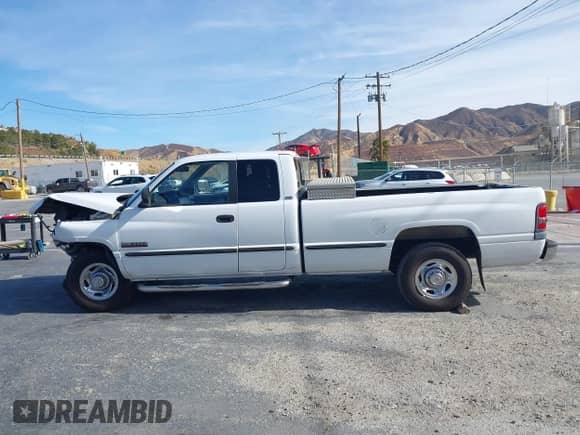 1999 Dodge 2500 with VIN 1B7KC2362XJ593196, listed as a IAAI auction lot 41388015 with 466,535 mi miles and . Bid and sale history available at DreamBid. Image 14.