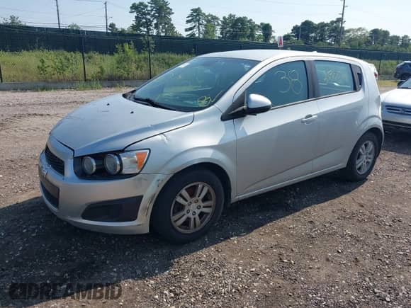 2012 Chevrolet Sonic LS с VIN 1G1JA6SH6C4228338, выставлен на аукционе IAAI как лот 42861323 с пробегом Не указан миль и . История ставок и продаж доступна на DreamBid. Изображение 2.