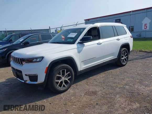 2023 Jeep Grand Cherokee Limited с VIN 1C4RJKBG3P8772286, выставлен на аукционе IAAI как лот 42892651 с пробегом 31 432 миль миль и . История ставок и продаж доступна на DreamBid. Изображение 2.