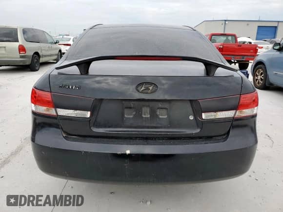 2006 Hyundai Sonata GL z VIN KMHET46C66A114122, wystawiony jako Copart lot #67100165 z przebiegiem 193 918 mil mil oraz Szkoda całkowita • Salvage title. Historia ofert i sprzedaży dostępna na DreamBid. Obrazek 6.