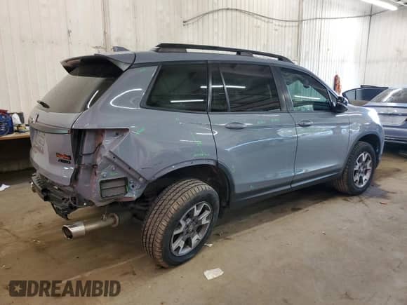 2022 Honda Passport TrailSport with VIN 5FNYF8H68NB003262, listed as a Copart auction lot 81714675 with 59,878 mi miles and Salvage title. Bid and sale history available at DreamBid. Image 3.