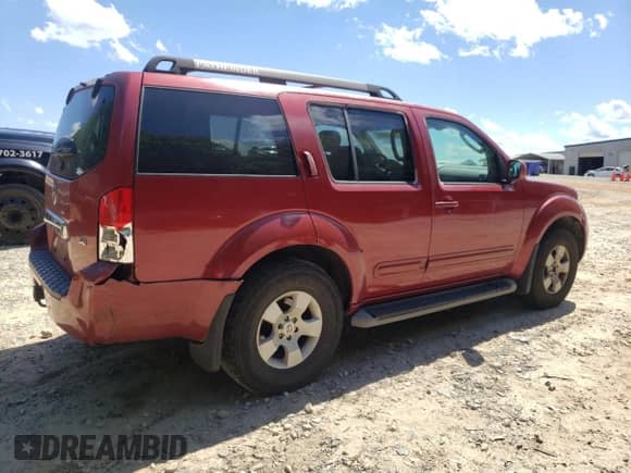 2005 Nissan Pathfinder SE z VIN 5N1AR18U85C748617, wystawiony jako Copart lot #56635695 z przebiegiem 214 403 mil mil oraz Szkoda całkowita • Salvage title. Historia ofert i sprzedaży dostępna na DreamBid. Obrazek 3.