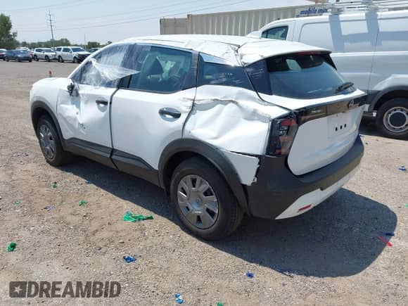 2025 Nissan Kicks S with VIN 3N8AP6BA4SL385047, listed as a IAAI auction lot 42880782 with Not provided miles and . Bid and sale history available at DreamBid. Image 3.
