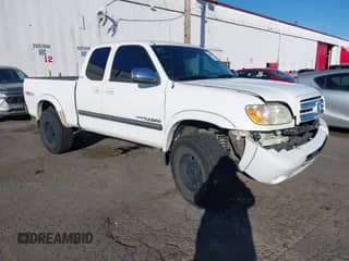 2005 Toyota Tundra SR5 с VIN 5TBBT44115S459013, выставлен на аукционе IAAI как лот 41699162 с пробегом 126 975 миль миль и . История ставок и продаж доступна на DreamBid. Изображение 1.