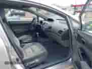 2010 Honda Civic с VIN 19XFA1E37AE011120, выставлен на аукционе IAAI как лот 42123347 с пробегом 61 881 миль миль и . История ставок и продаж доступна на DreamBid. Изображение 5.