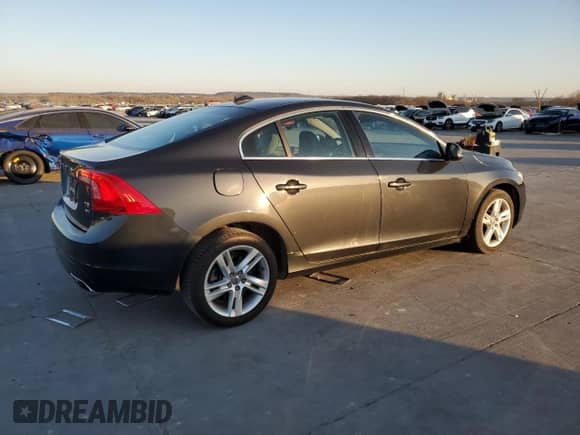 2015 Volvo S60 T5 Platinum с VIN YV1612TM1F1361171, выставлен на аукционе Copart как лот 36642793 с пробегом 58 929 миль миль и . История ставок и продаж доступна на DreamBid. Изображение 3.