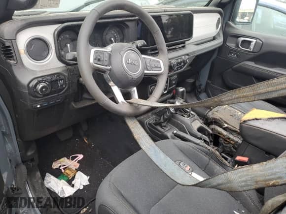 2025 Jeep Wrangler Sahara with VIN 1C4RJXP6XSW586133, listed as a Copart auction lot 69372395 with Not provided miles and Clean title. Bid and sale history available at DreamBid. Image 8.