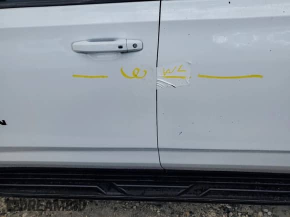 2021 Chevrolet Suburban RST с VIN 1GNSKEKT8MR469806, выставлен на аукционе Copart как лот 60500454 с пробегом 99 461 миль миль и На запчасти • Non repairable. История ставок и продаж доступна на DreamBid. Изображение 15.