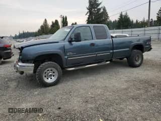 2007 Chevrolet Silverado 2500HD LT1 with VIN 1GCHK29DX7E112011, listed as a Copart auction lot 69794445 with 221,134 mi miles and Salvage title. Bid and sale history available at DreamBid. Image 1.