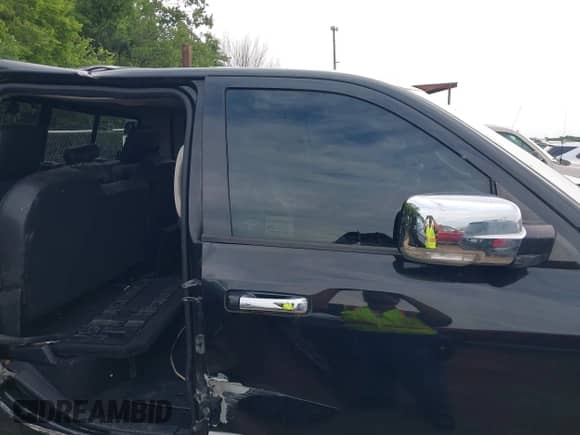 2014 Ram 1500 Laramie z VIN 1C6RR7NM7ES353887, wystawiony jako IAAI lot #42349659 z przebiegiem 206 055 mil mil oraz . Historia ofert i sprzedaży dostępna na DreamBid. Obrazek 14.