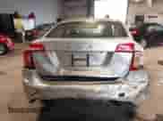 2016 Volvo S60 T5 Drive-E Premier z VIN YV126MFK7G2409287, wystawiony jako IAAI lot #42359026 z przebiegiem 51 495 mil mil oraz . Historia ofert i sprzedaży dostępna na DreamBid. Obrazek 16.