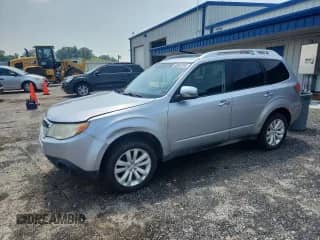 2012 Subaru Forester X Touring z VIN JF2SHAHC4CH442843, wystawiony jako Copart lot #63697295 z przebiegiem 135 626 mil mil oraz Czysty tytuł • Clean title. Historia ofert i sprzedaży dostępna na DreamBid. Obrazek 1.