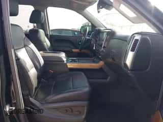 2017 Chevrolet Silverado 1500 LTZ z VIN 3GCUKSEJ7HG104372, wystawiony jako IAAI lot #43415917 z przebiegiem 124 298 mil mil oraz . Historia ofert i sprzedaży dostępna na DreamBid. Obrazek 5.