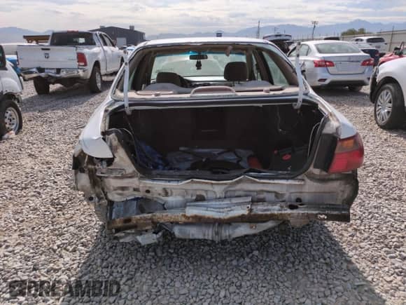 2000 Honda Accord LX z VIN 1HGCG655XYA071147, wystawiony jako Copart lot #61171935 z przebiegiem 245 720 mil mil oraz Szkoda całkowita • Salvage title. Historia ofert i sprzedaży dostępna na DreamBid. Obrazek 6.