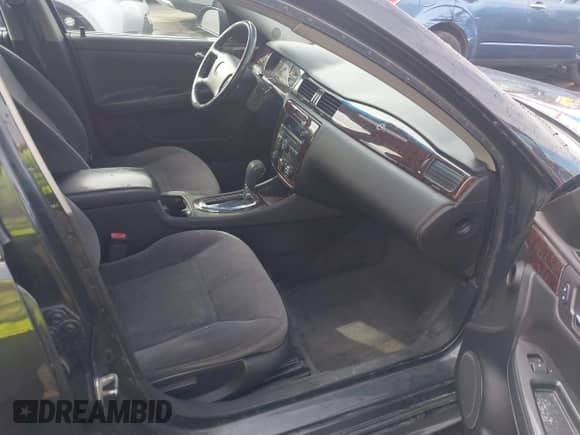 2013 Chevrolet Impala LS z VIN 2G1WF5E39D1210270, wystawiony jako IAAI lot #43479295 z przebiegiem 196 402 mil mil oraz . Historia ofert i sprzedaży dostępna na DreamBid. Obrazek 5.