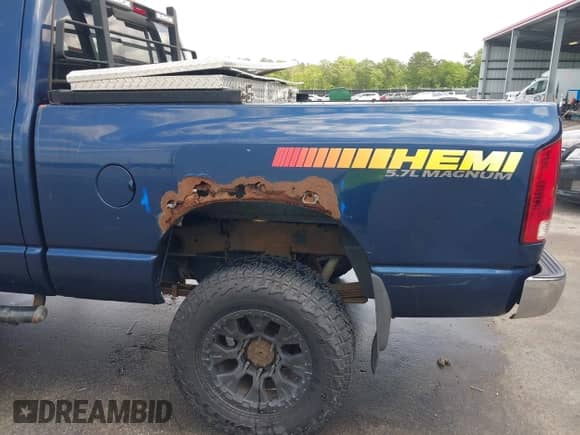 2004 Dodge 2500 SLT with VIN 1D7KU28D24J177641, listed as a IAAI auction lot 42071244 with 248,147 mi miles and . Bid and sale history available at DreamBid. Image 17.
