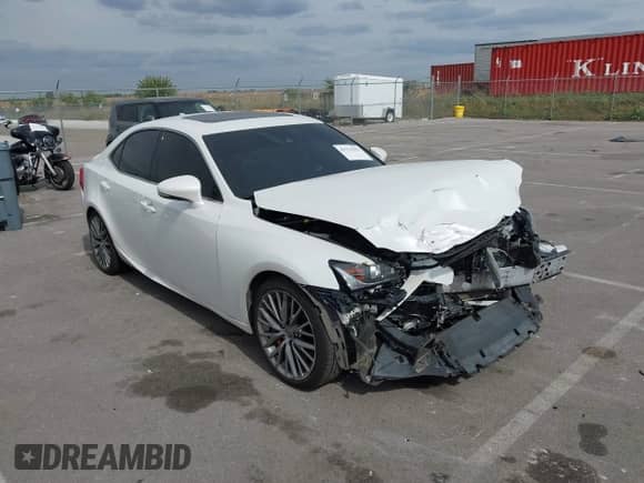 2018 Lexus IS 300 z VIN JTHC81D20J5030125, wystawiony jako IAAI lot #43333253 z przebiegiem 120 940 mil mil oraz . Historia ofert i sprzedaży dostępna na DreamBid. Obrazek 1.