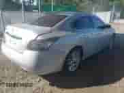 2013 Nissan Maxima SV z VIN 1N4AA5AP5DC818554, wystawiony jako IAAI lot #42598481 z przebiegiem 138 681 mil mil oraz . Historia ofert i sprzedaży dostępna na DreamBid. Obrazek 4.