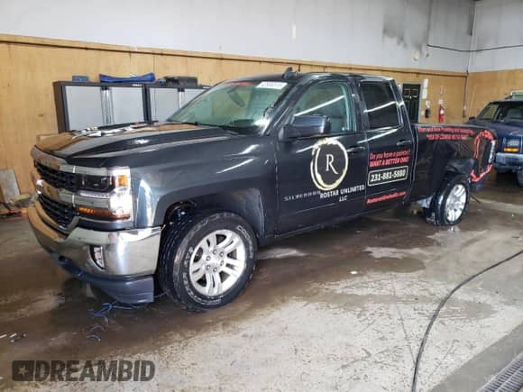 2018 Chevrolet Silverado 1500 LT с VIN 1GCVKREH3JZ188075, выставлен на аукционе Copart как лот 42830315 с пробегом 112 116 миль миль и Списание • Salvage title. История ставок и продаж доступна на DreamBid. Изображение 1.