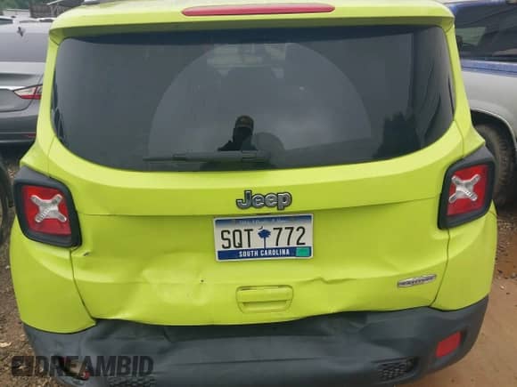 2018 Jeep Renegade Latitude with VIN ZACCJABB5JPH83309, listed as a IAAI auction lot 42875630 with 183,251 mi miles and . Bid and sale history available at DreamBid. Image 17.