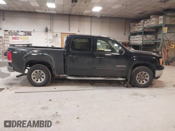 2011 GMC Sierra 1500 SL z VIN 3GTP2UEA0BG191032, wystawiony jako IAAI lot #41362625 z przebiegiem 155 539 mil mil oraz . Historia ofert i sprzedaży dostępna na DreamBid. Obrazek 13.