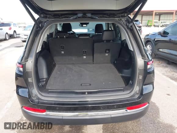 2024 Jeep Grand Cherokee Limited with VIN 1C4RJHBG2R8954132, listed as a IAAI auction lot 42608092 with 18,656 mi miles and . Bid and sale history available at DreamBid. Image 17.