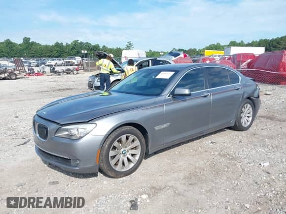 2011 BMW 7 Series 750i xDrive с VIN WBAKC6C59BC394753, выставлен на аукционе IAAI как лот 42658311 с пробегом 86 938 миль миль и . История ставок и продаж доступна на DreamBid. Изображение 2.