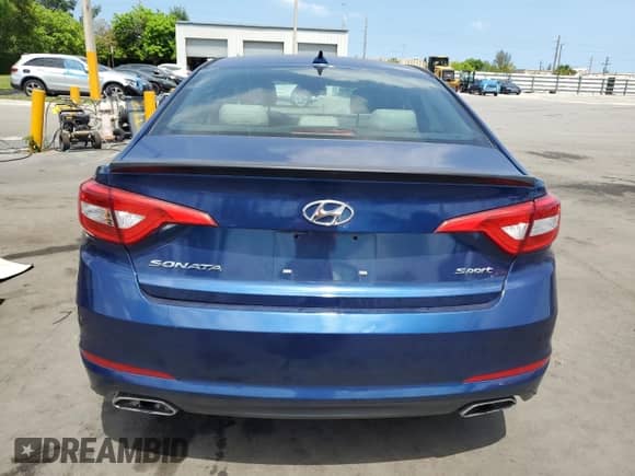 2015 Hyundai Sonata Sport с VIN 5NPE34AF1FH110137, выставлен на аукционе Copart как лот 57858275 с пробегом 153 918 миль миль и Списание • Salvage title. История ставок и продаж доступна на DreamBid. Изображение 6.
