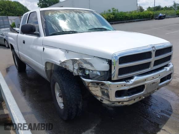 1999 Dodge 1500 with VIN 3B7HC13Z3XM535941, listed as a IAAI auction lot 42174202 with 169,349 mi miles and . Bid and sale history available at DreamBid. Image 1.