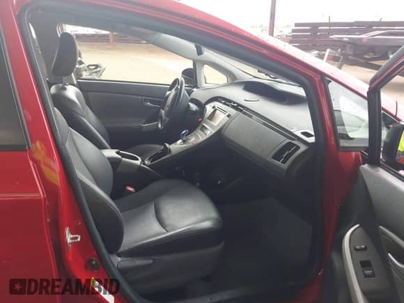 2014 Toyota Prius Four с VIN JTDKN3DU8E1765449, выставлен на аукционе IAAI как лот 42208013 с пробегом 99 279 миль миль и . История ставок и продаж доступна на DreamBid. Изображение 5.