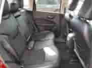 2021 Jeep Compass Altitude z VIN 3C4NJCBBXMT526972, wystawiony jako Copart lot #84058195 z przebiegiem 41 617 mil mil oraz Szkoda całkowita • Salvage title. Historia ofert i sprzedaży dostępna na DreamBid. Obrazek 10.